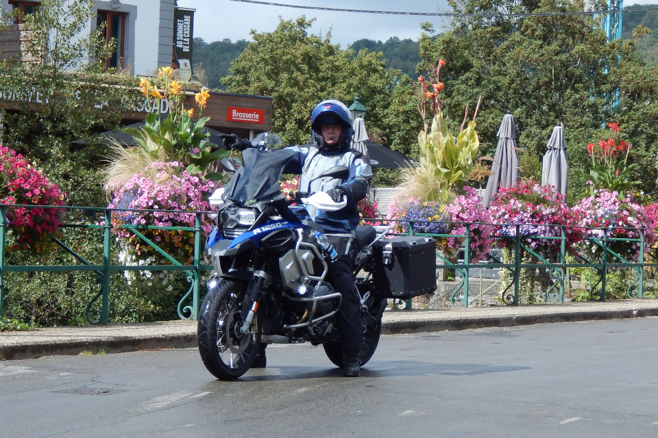 Motorrijbewijspoint Leusden examengarantie AVB en AVD